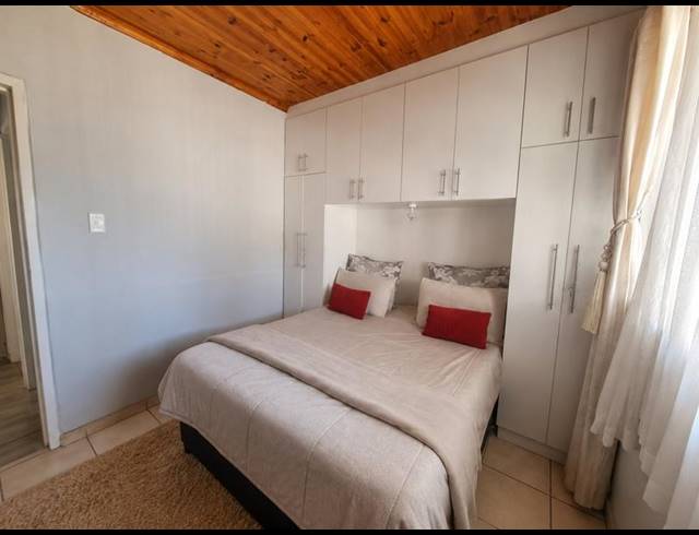 3 BEDROOM HOUSE FOR SALE IN SHALLCROSS